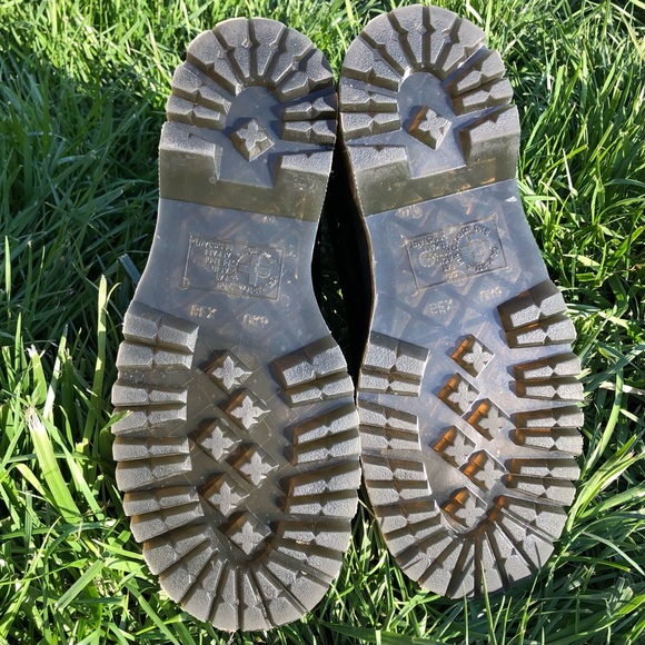 Dr. Martens 2976 Max Platform Chelsea Boots - Picture 15 of 16